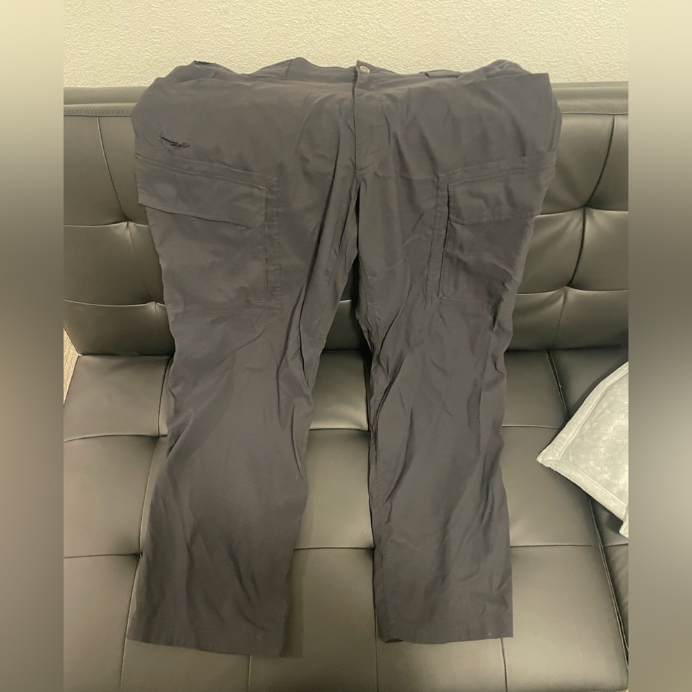 Duluth men’s cargo flex fit pants